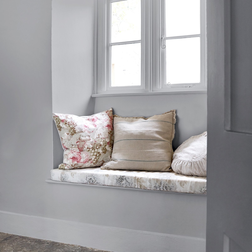 Shabby Gray Lady Paint - 128866_ROOMSET_SHABBY GRAY LADY_01.jpg