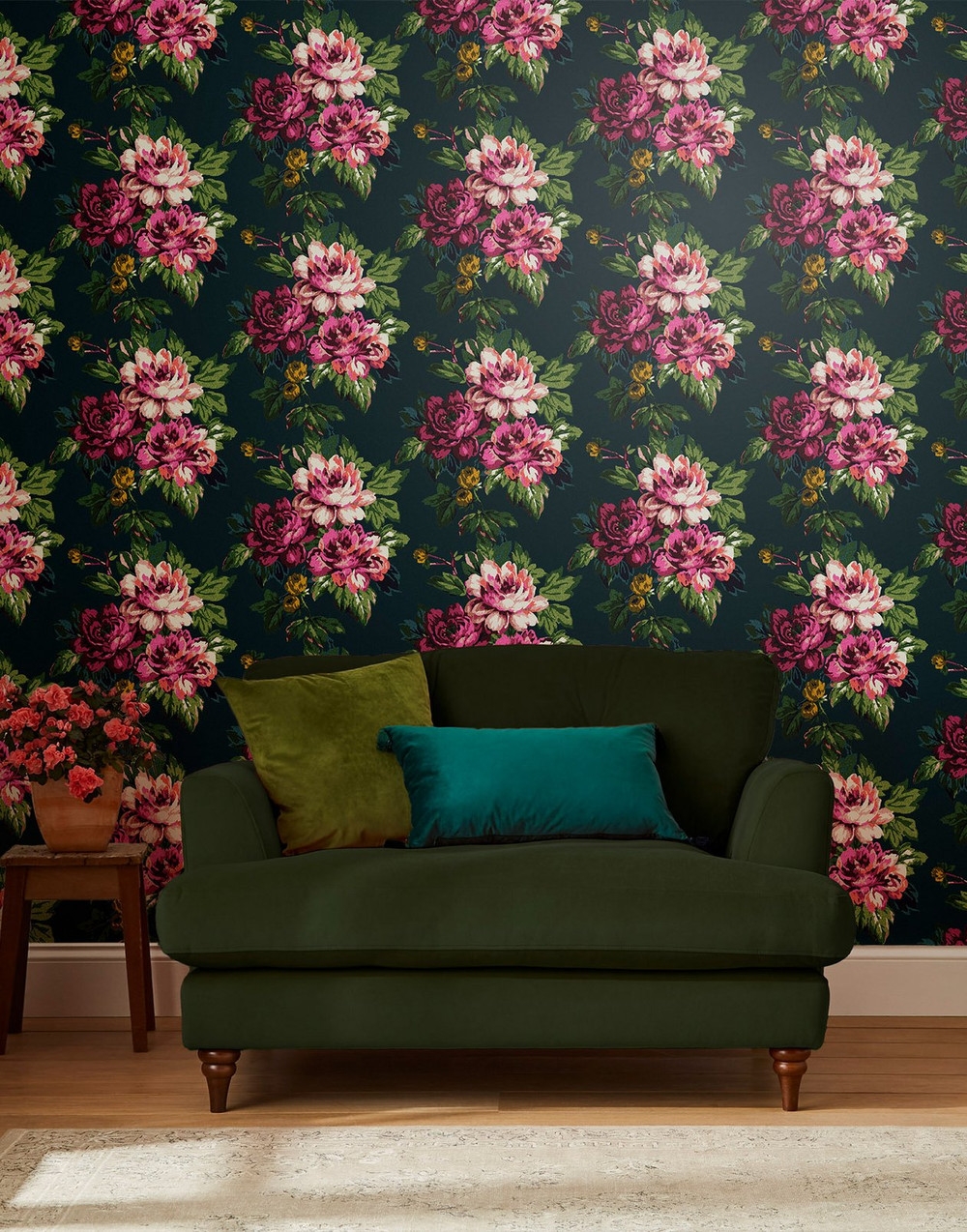 Joules Invite Floral Peacock Wallpaper - 118571_ROOMSET_01.jpg