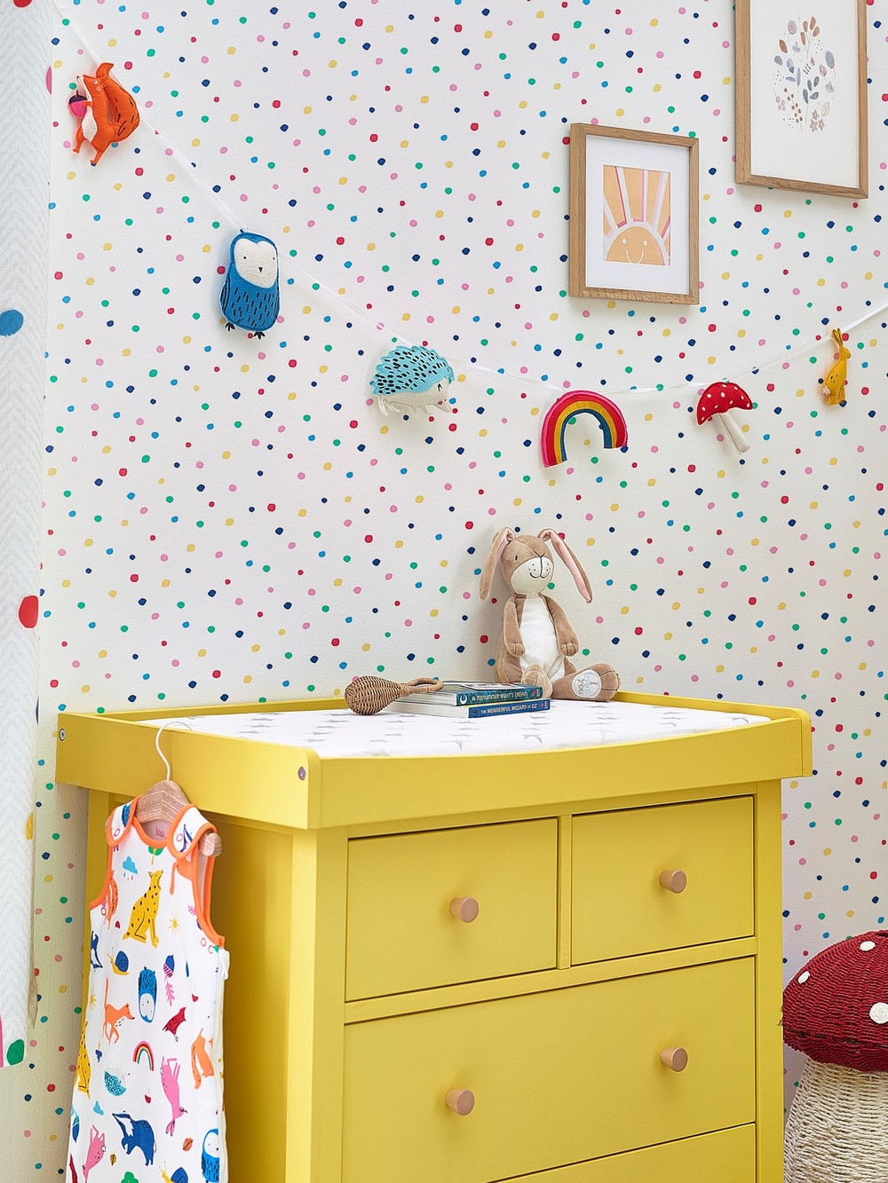 Joules Lynx Multi Spot Wallpaper - 118586_ROOMSET_01.jpg